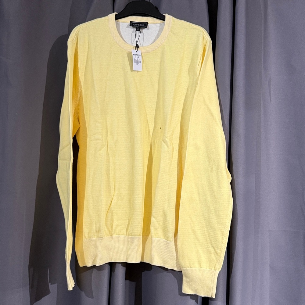 Men’s Express Light yellow crew Neck Sweater Large new with tags